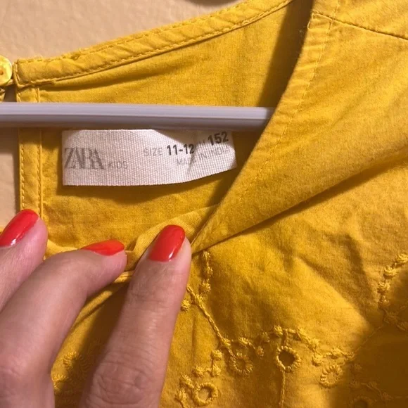 Zara Kids Yellow Eyelet Dress - Picture 2 of 4